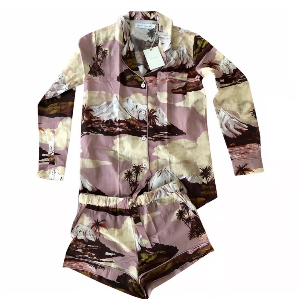Desmond and Dempsey pj set size medium